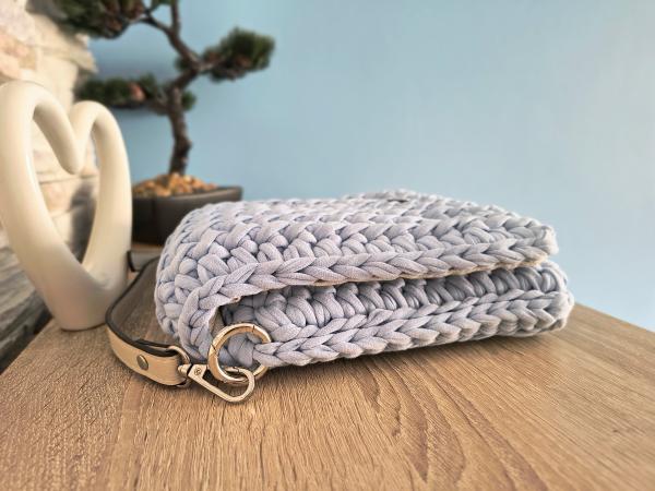 Crossbody háčkovaná kabelka MONA modrá 2