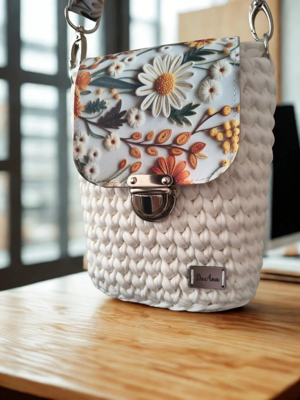 Háčkovaná mini kabelka Flowers 2 1